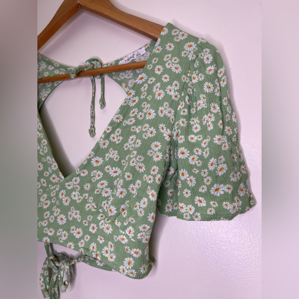 Timing Green Daisy Print Tie Back Crop Top Puff Sleeve Cottagecore Size L - Picture 3 of 9